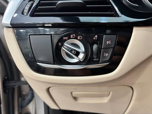 Used 2019 BMW 530i w/ Convenience Package image 34