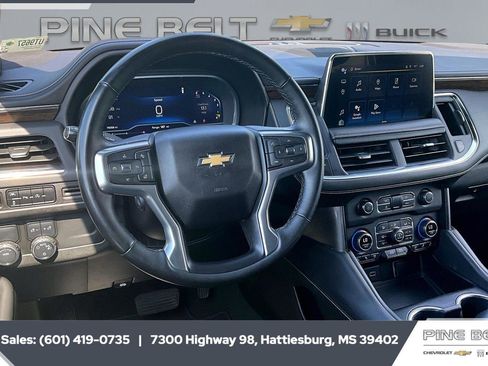 Used 2023 Chevrolet Suburban Premier RWD image 12