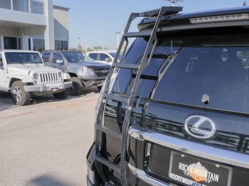 Used 2018 Lexus GX 460 Premium w/ Premium Package image 11