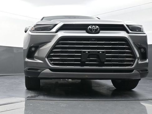 Used 2026 Toyota Grand Highlander AWD image 33