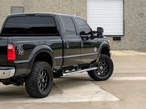 Used 2016 Ford F250 XLT w/ XLT Value Package AWD/4WD image 12