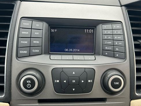 Used 2017 Ford Taurus SE FWD image 22