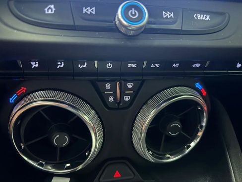 Used 2019 Chevrolet Camaro ZL1 RWD image 20