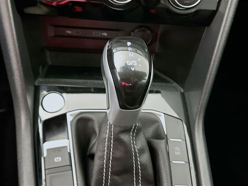 Used 2024 Volkswagen Taos SE image 24