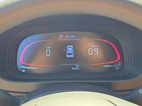 Used 2023 Hyundai Venue SE image 32