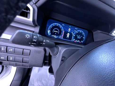 Used 2025 Toyota Tacoma TRD Off-Road AWD/4WD image 18