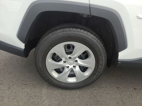 Certified 2023 Toyota RAV4 LE AWD/4WD image 11