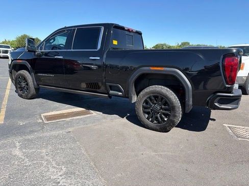 Used 2022 GMC Sierra 3500 Denali w/ Denali Black Diamond Edition AWD/4WD image 9