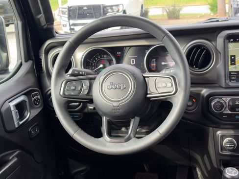 Used 2023 Jeep Wrangler Unlimited w/ 8.4" Radio Group AWD/4WD image 25