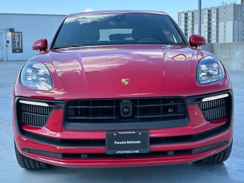 Certified 2023 Porsche Macan S image 6