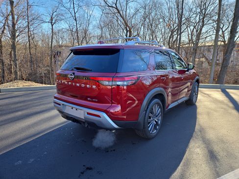 Used 2023 Nissan Pathfinder SL w/ SL Premium Package image 3