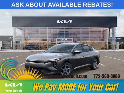 New 2025 Kia K4 LXS