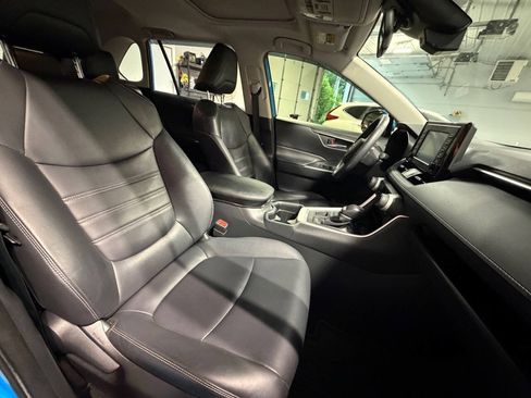 Used 2019 Toyota RAV4 XLE Premium w/ All Weather Liner Package AWD/4WD image 17