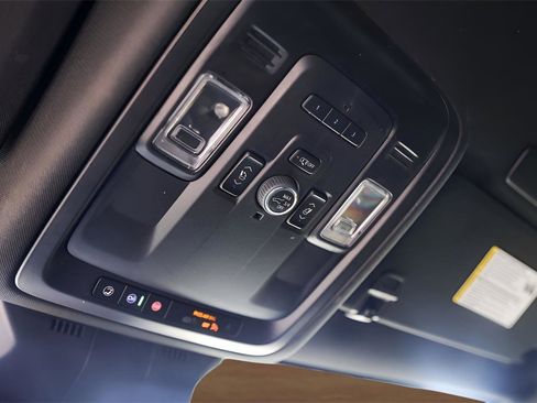 Used 2023 Cadillac Escalade Luxury w/ LPO, Illumination Package image 22