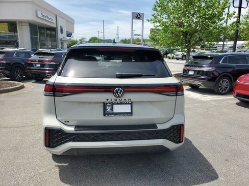New 2026 Volkswagen Tiguan SE R-Line FWD image 5