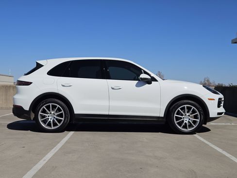 Certified 2020 Porsche Cayenne image 9