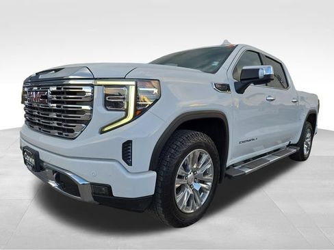 Used 2024 GMC Sierra 1500 Denali w/ Technology Package AWD/4WD image 5