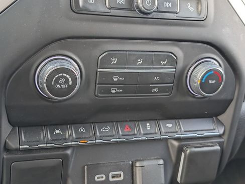 Used 2023 Chevrolet Silverado 1500 Custom image 17