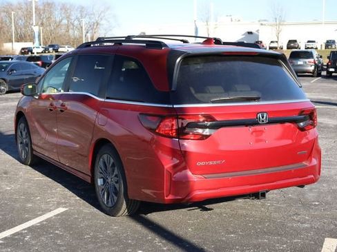 New 2026 Honda Odyssey Touring image 6