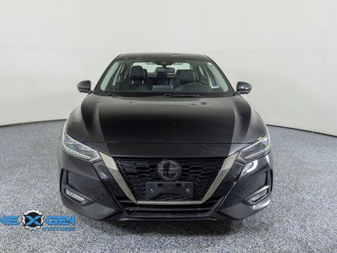 Used 2022 Nissan Sentra SR w/ SR Premium Package FWD image 2