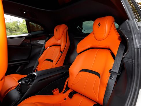 Used 2025 Ferrari Purosangue AWD/4WD image 33