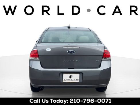 Used 2010 Ford Focus SE image 6