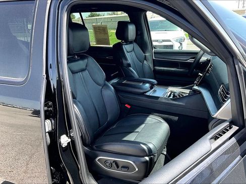 Used 2024 Jeep Wagoneer Series II AWD/4WD image 9