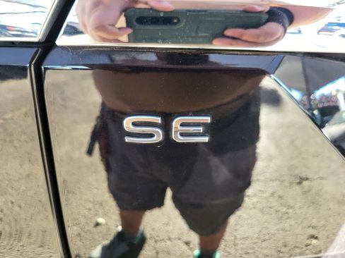 Used 2025 Volkswagen Atlas SE image 10