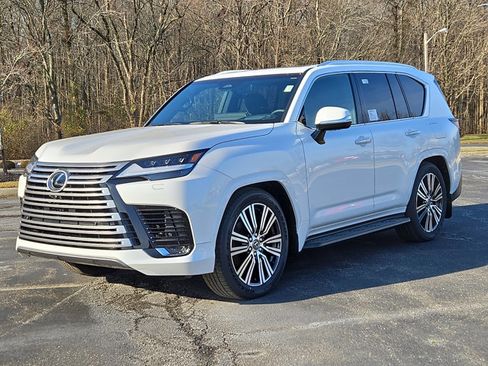 New 2026 Lexus LX 600 4WD w/ Luxury Package image 2