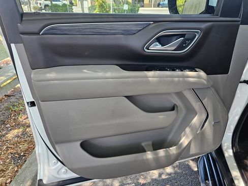 Used 2022 GMC Yukon SLT w/ SLT Premium Package RWD image 15