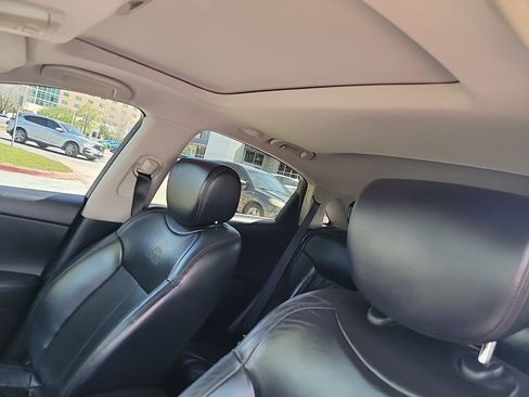 Used 2011 INFINITI FX35 2WD w/ Premium Pkg image 7