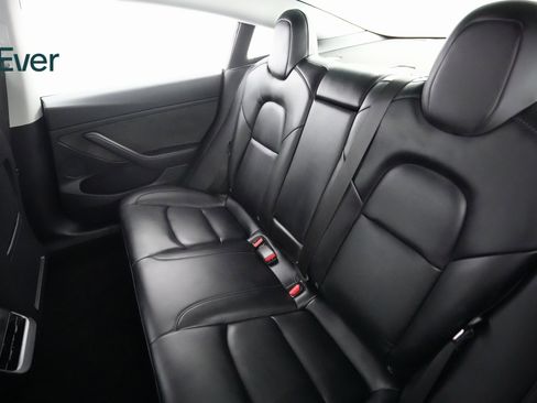 Used 2022 Tesla Model 3 Long Range image 10