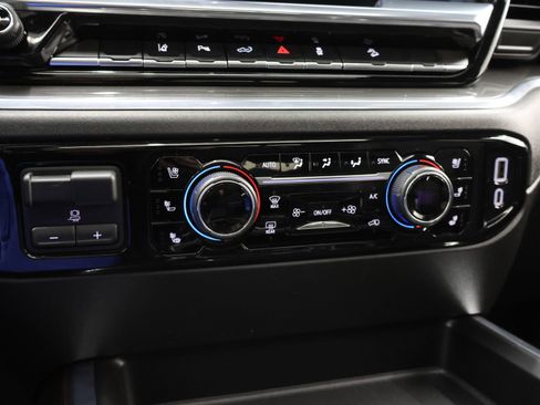 Used 2024 Chevrolet Silverado 3500 High Country w/ High Country Premium Package AWD/4WD image 57