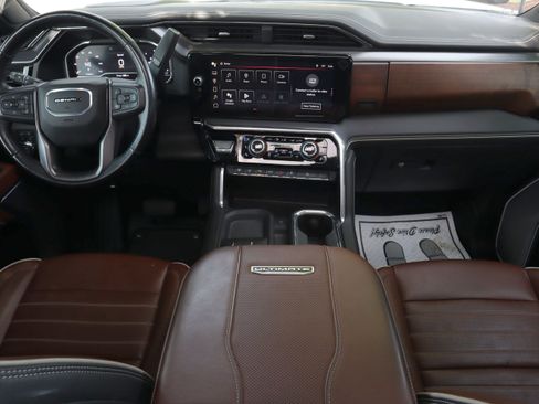 Used 2025 GMC Sierra 2500 Denali Ultimate AWD/4WD image 7
