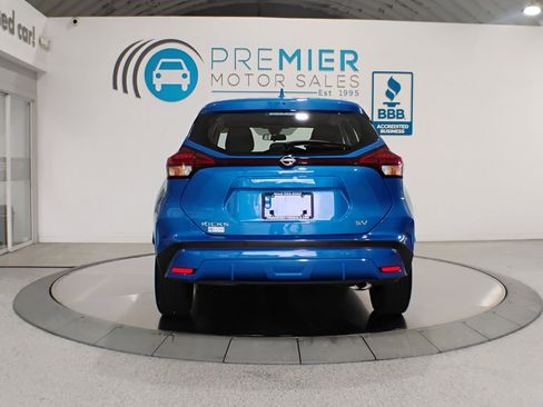 Used 2024 Nissan Kicks SV image 4