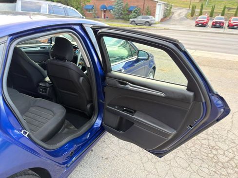 Used 2015 Ford Fusion SE FWD image 17