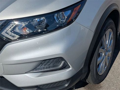 Used 2021 Nissan Rogue Sport S image 9