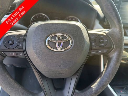 Used 2022 Toyota RAV4 XLE FWD image 12