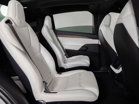 Used 2023 Tesla Model X AWD/4WD image 27