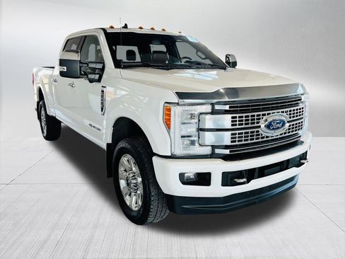 Used 2019 Ford F250 Platinum w/ Platinum Ultimate Package image 4