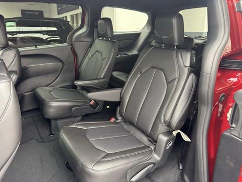 New 2026 Chrysler Voyager LX image 14