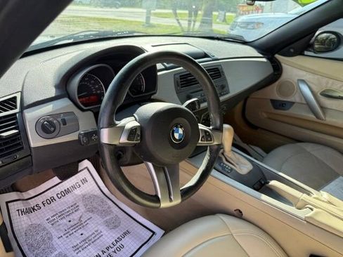 Used 2004 BMW Z4 2.5i RWD image 9