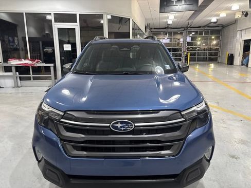 Used 2025 Subaru Forester Premium w/ Convenience Package #1 AWD/4WD image 10