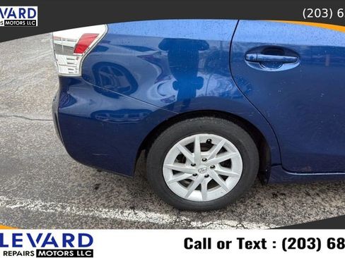 Used 2014 Toyota Prius V Three FWD image 11
