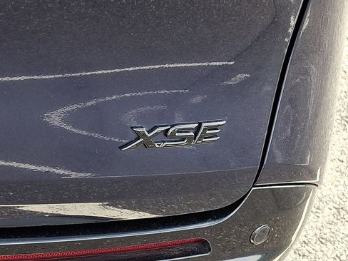 Used 2025 Toyota Sienna XSE image 31