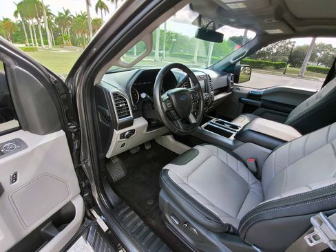 Used 2016 Ford F150 XLT w/ Equipment Group 302A Luxury AWD/4WD image 4