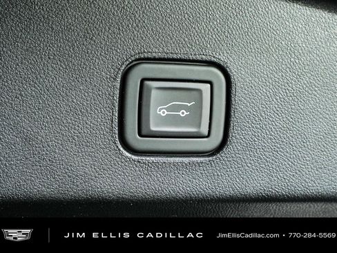 Certified 2024 Cadillac Lyriq Tech RWD image 32