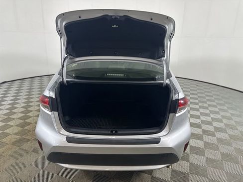 Used 2022 Toyota Corolla LE FWD image 9