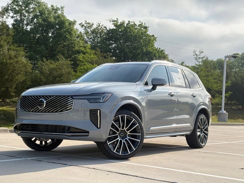 New 2026 Volvo XC90 B6 Plus w/ Protection Package Premier AWD/4WD image 2