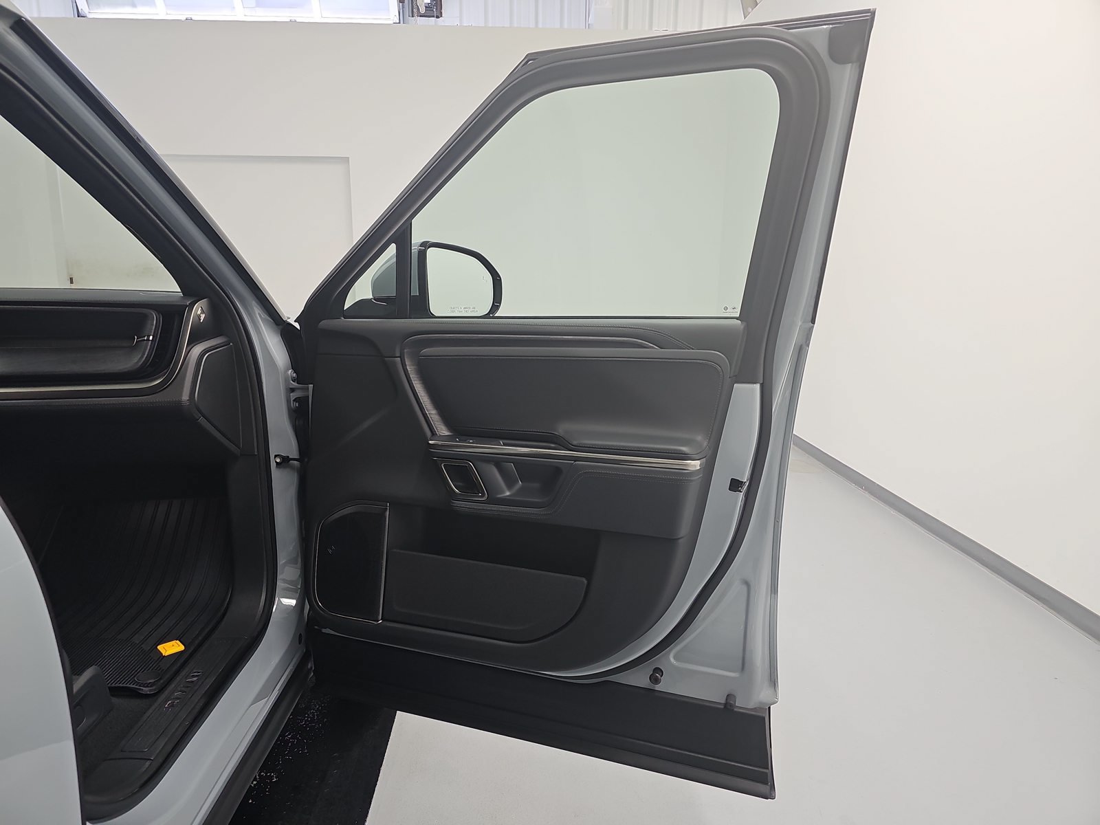 Used 2023 Rivian R1T Adventure Quad AWD/4WD image 18